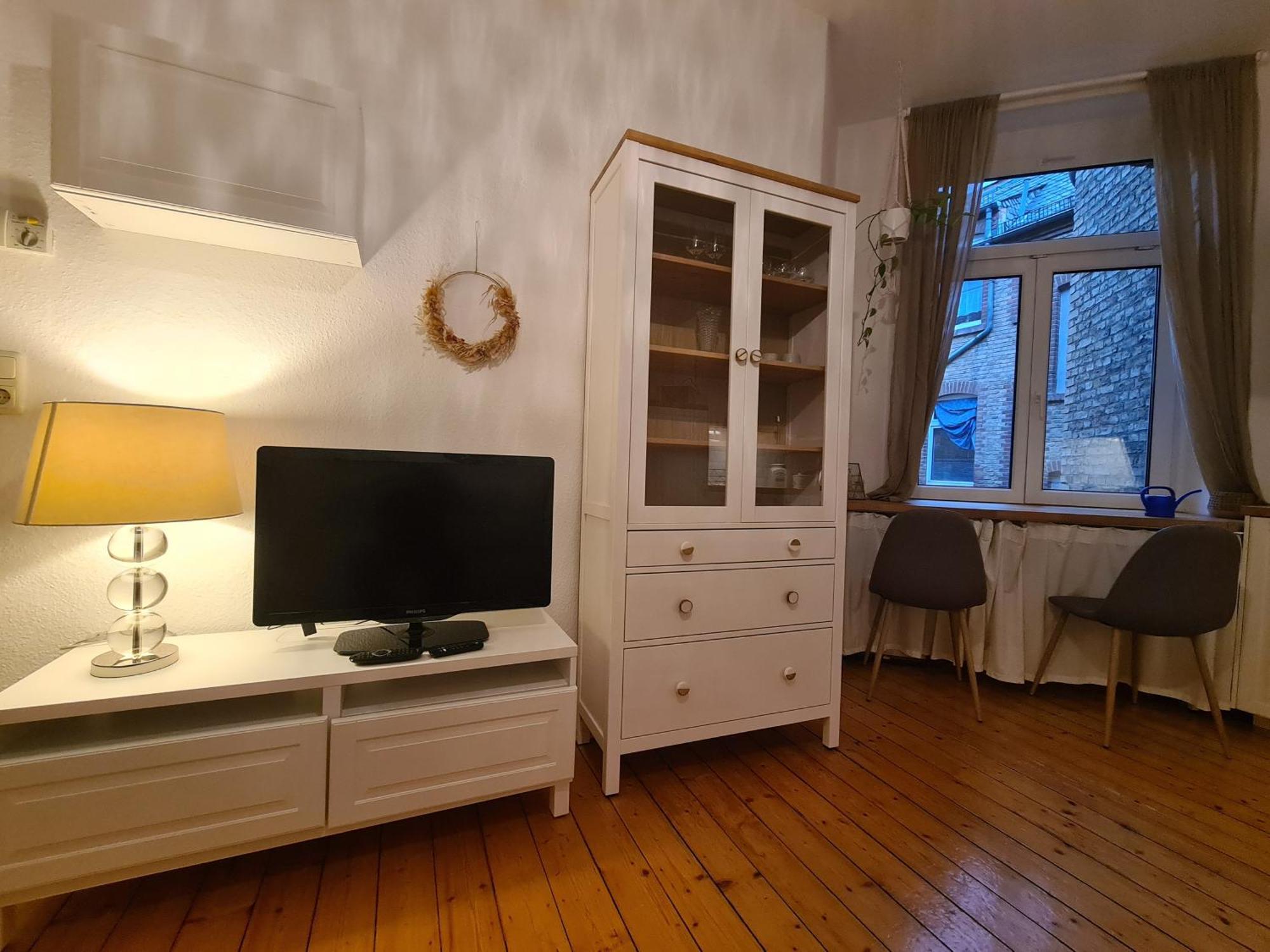 Home Away From Home Stylish Central Netflix Kitchen Wiesbaden Luaran gambar